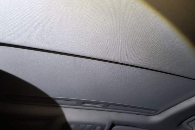 Used Buick Regal 2014 1.6T Fashionable Tech Edition Headliner