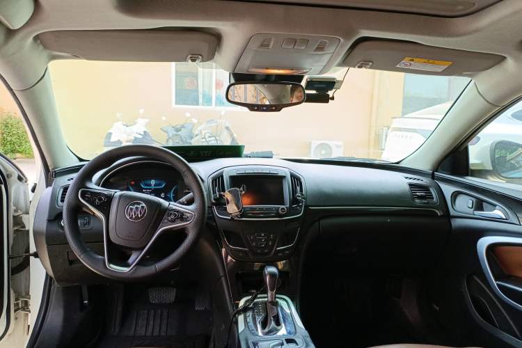 Used Buick Regal 2014 GS 2.0T Passionate Sport Edition Headliner