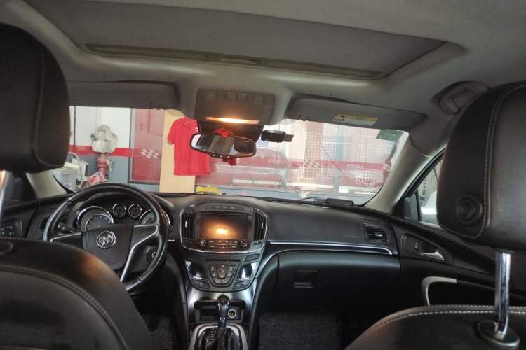 Used Buick Regal 2014 1.6T Fashionable Tech Edition Headliner