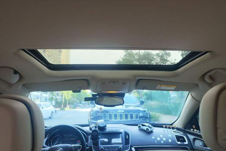 Used Buick Regal 2014 2.0L Elite Fashion Edition Headliner