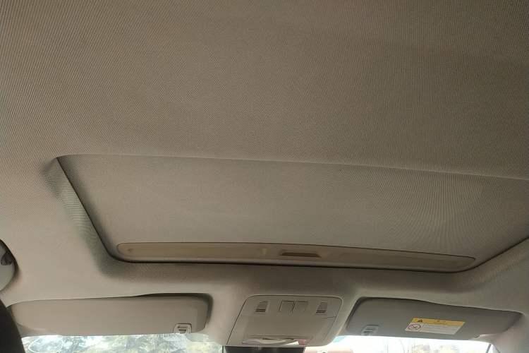 Used Buick Regal 2014 1.6T Fashionable Tech Edition Headliner