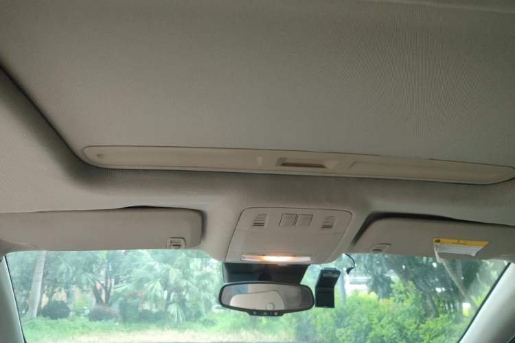 Used Buick Regal 2014 2.0L Elite Fashion Edition Headliner