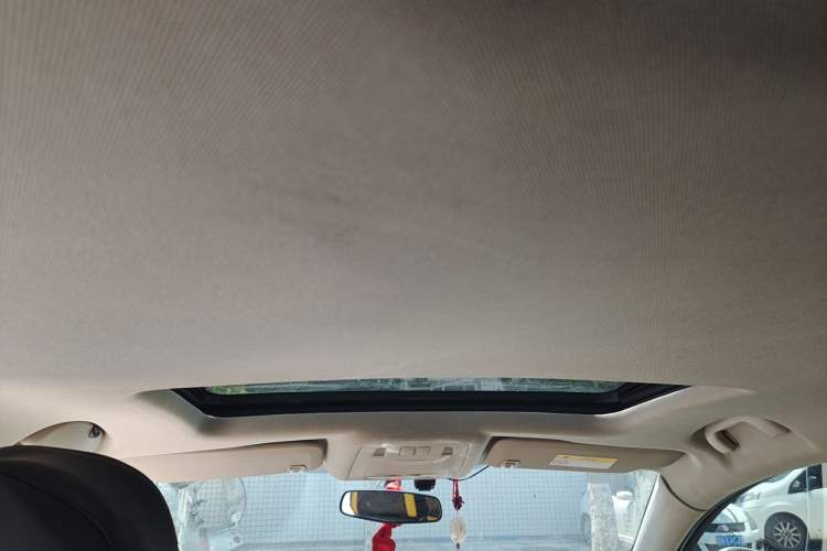 Used Buick Regal 2014 2.0L Leading Fashion Edition Headliner