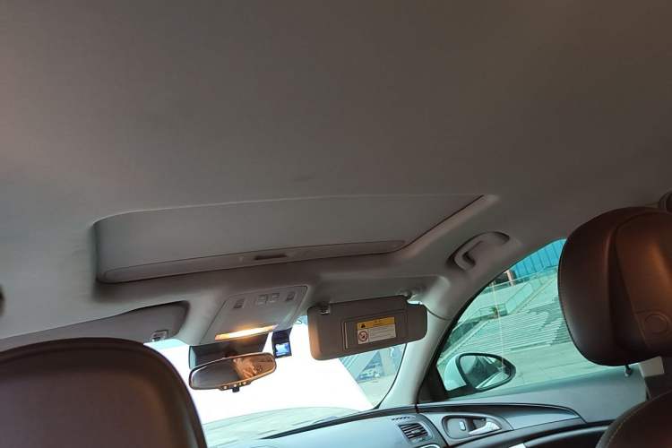 Used Buick Regal 2014 1.6T Fashionable Tech Edition Headliner