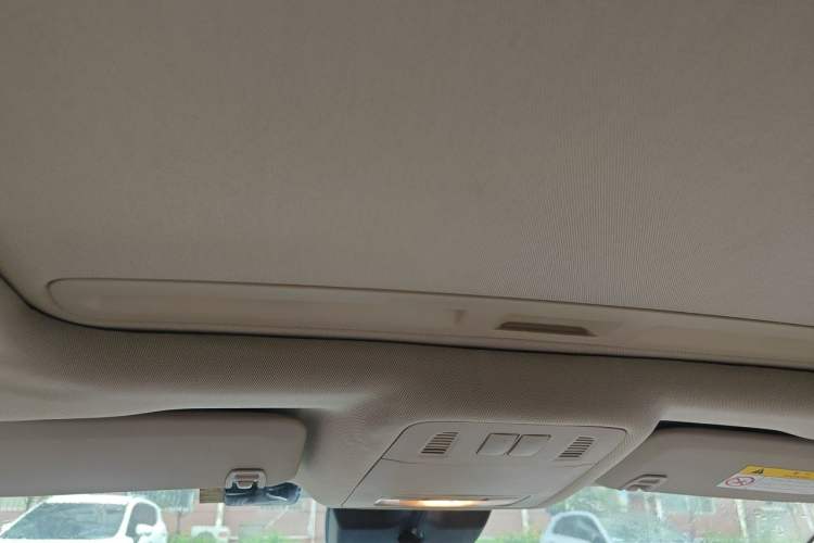 Used Buick Regal 2014 2.0L Elite Fashion Edition Headliner