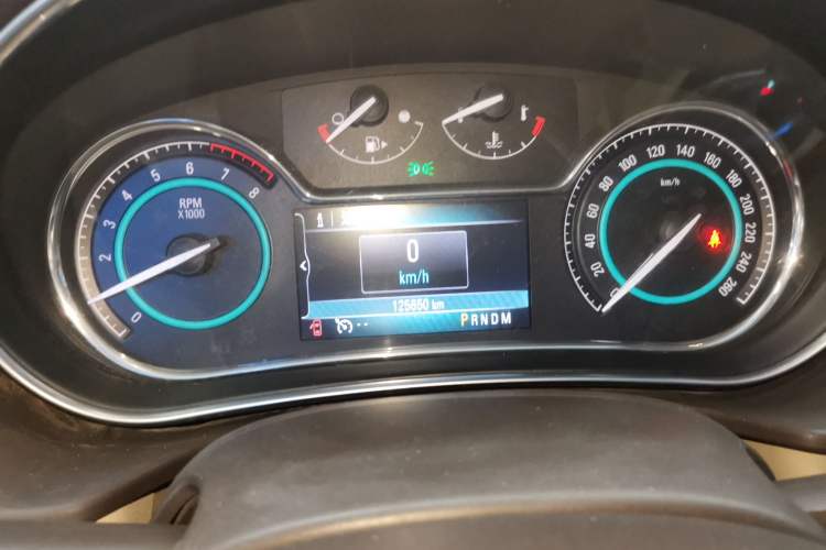 Used Buick Regal 2014 2.0L Elite Fashion Edition Instrument Cluster