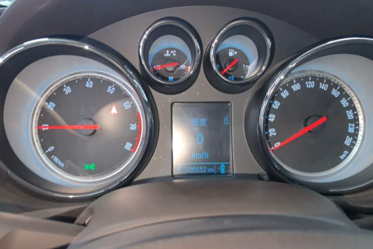Used Buick Regal 2014 2.0L Leading Fashion Edition Instrument Cluster