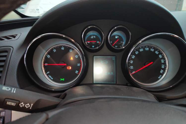 Used Buick Regal 2014 2.0L Leading Fashion Edition Instrument Cluster