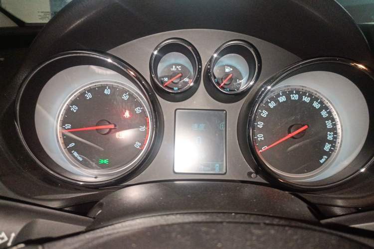 Used Buick Regal 2014 1.6T Fashionable Tech Edition Instrument Cluster