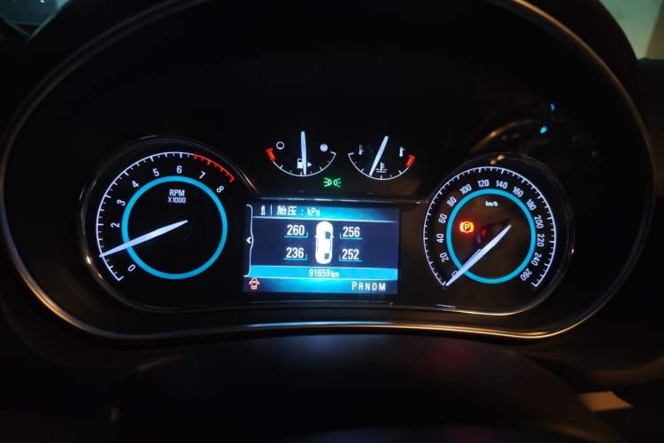 Used Buick Regal 2014 2.0L Elite Fashion Edition Instrument Cluster