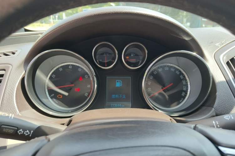 Used Buick Regal 2014 2.0L Leading Fashion Edition Instrument Cluster