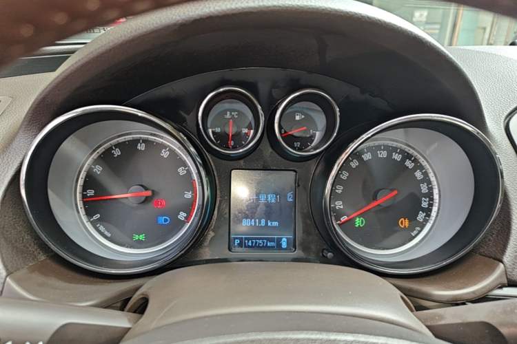 Used Buick Regal 2014 2.0L Leading Fashion Edition Instrument Cluster