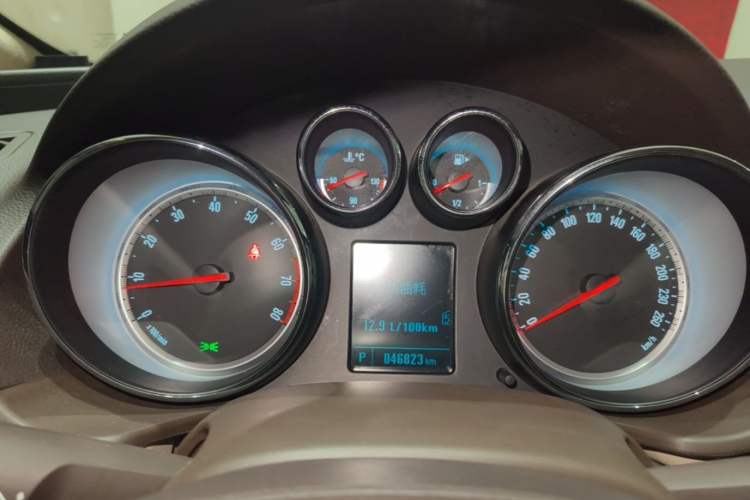 Used Buick Regal 2014 2.0L Leading Fashion Edition Instrument Cluster
