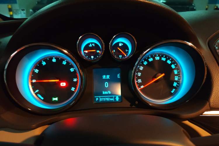 Used Buick Regal 2014 2.0L Leading Fashion Edition Instrument Cluster