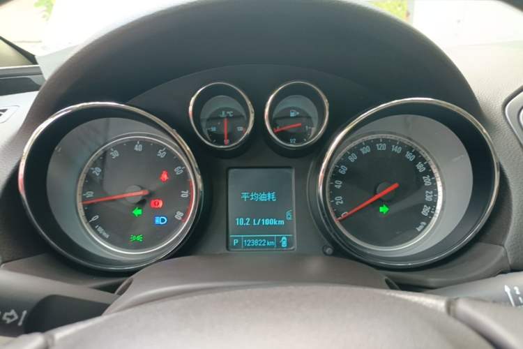 Used Buick Regal 2014 2.0L Leading Fashion Edition Instrument Cluster