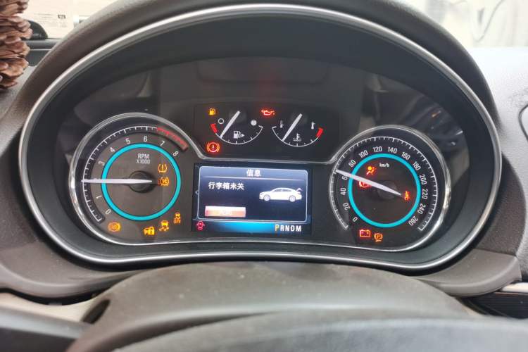 Used Buick Regal 2014 2.0L Elite Fashion Edition Instrument Cluster