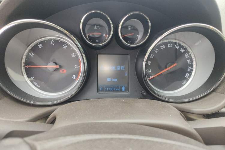 Used Buick Regal 2014 2.0L Leading Fashion Edition Instrument Cluster