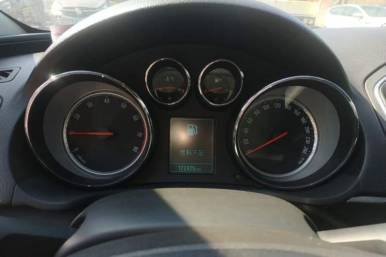 Used Buick Regal 2014 1.6T Fashionable Tech Edition Instrument Cluster