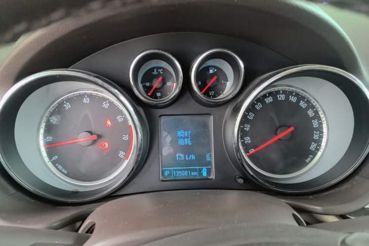 Used Buick Regal 2014 2.0L Leading Fashion Edition Instrument Cluster