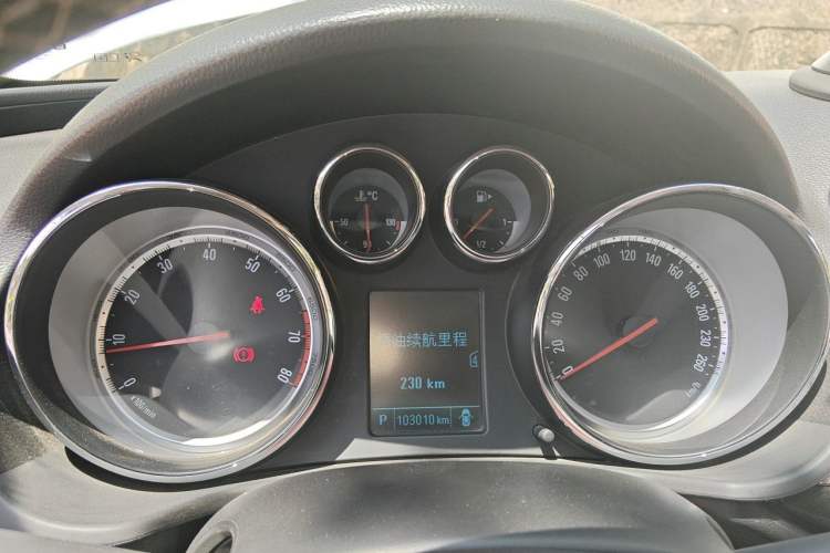 Used Buick Regal 2014 1.6T Fashionable Tech Edition Instrument Cluster