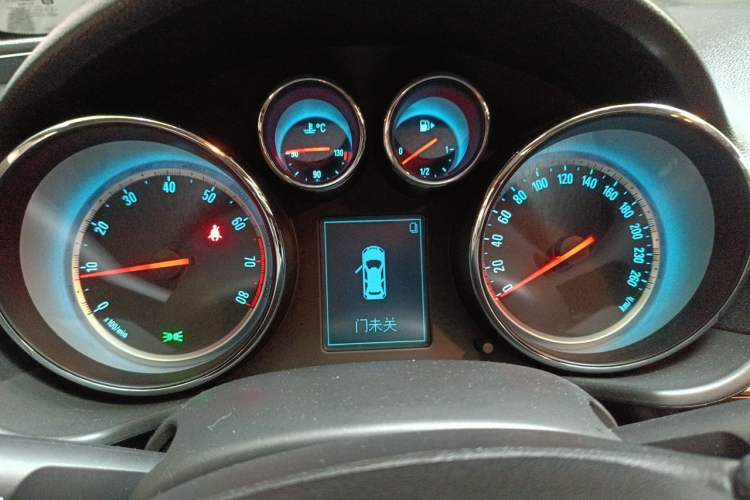 Used Buick Regal 2014 1.6T Fashionable Tech Edition Instrument Cluster