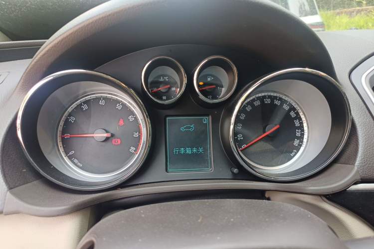 Used Buick Regal 2014 2.0L Leading Fashion Edition Instrument Cluster