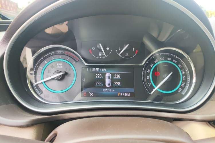 Used Buick Regal 2014 2.0L Elite Fashion Edition Instrument Cluster