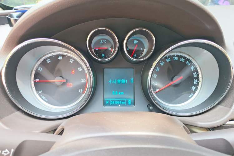 Used Buick Regal 2014 2.0L Leading Fashion Edition Instrument Cluster