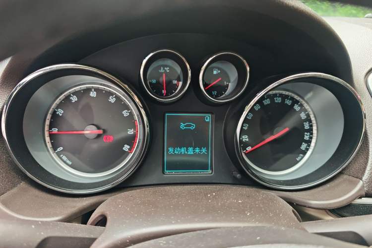 Used Buick Regal 2014 2.0L Leading Fashion Edition Instrument Cluster