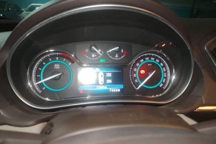 Used Buick Regal 2014 2.0L Elite Fashion Edition Instrument Cluster