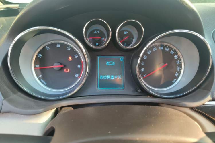 Used Buick Regal 2014 2.0L Leading Fashion Edition Instrument Cluster