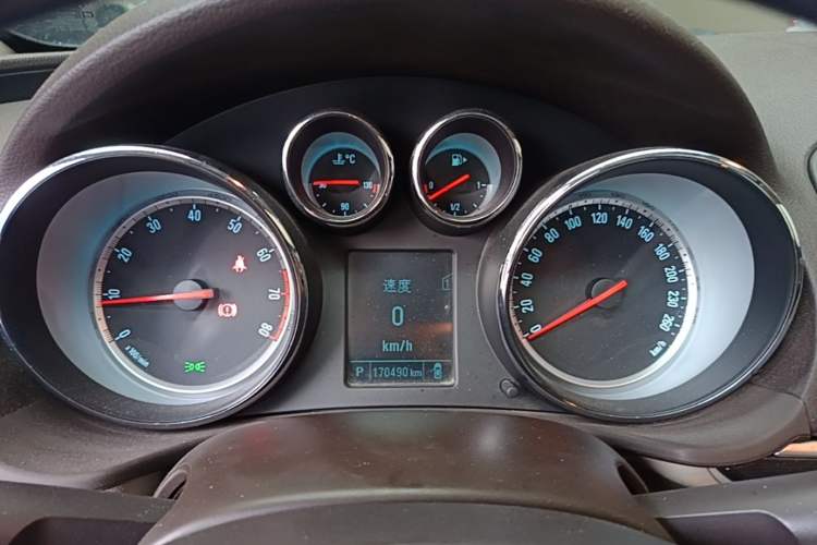 Used Buick Regal 2014 2.0L Leading Fashion Edition Instrument Cluster