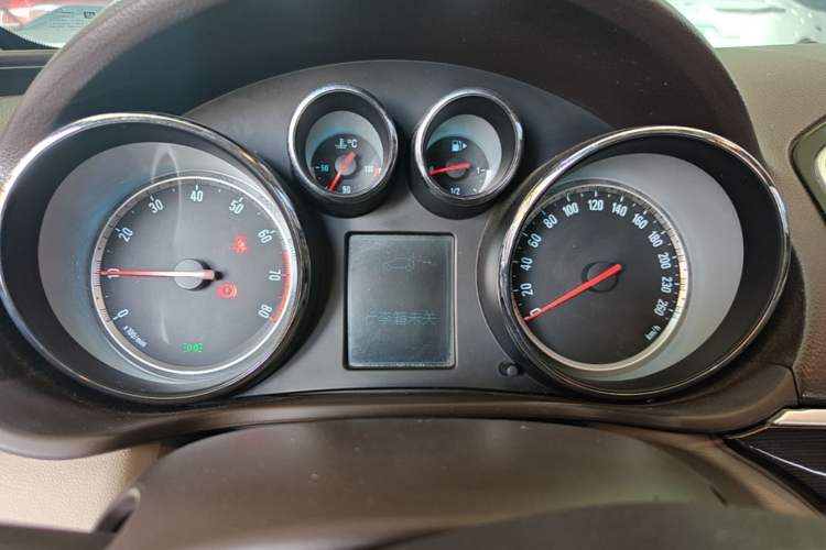 Used Buick Regal 2014 2.0L Leading Fashion Edition Instrument Cluster