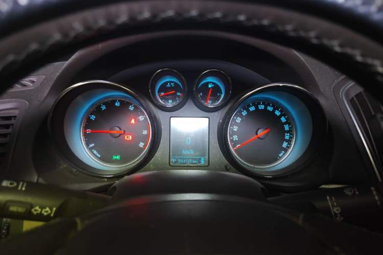 Used Buick Regal 2014 2.0L Leading Fashion Edition Instrument Cluster