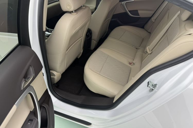 Used Buick Regal 2014 2.0L Leading Fashion Edition Interior 2