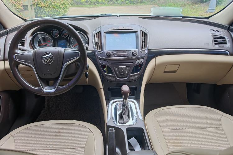 Used Buick Regal 2014 2.0L Leading Fashion Edition Interior 2