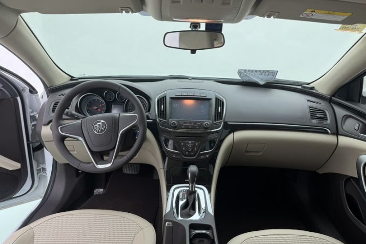 Used Buick Regal 2014 2.0L Leading Fashion Edition Interior 3