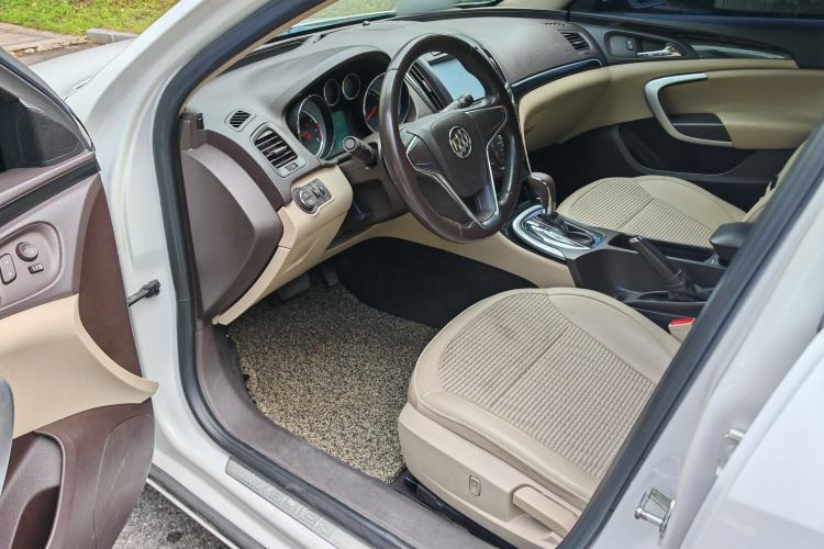 Used Buick Regal 2014 2.0L Leading Fashion Edition Interior 3