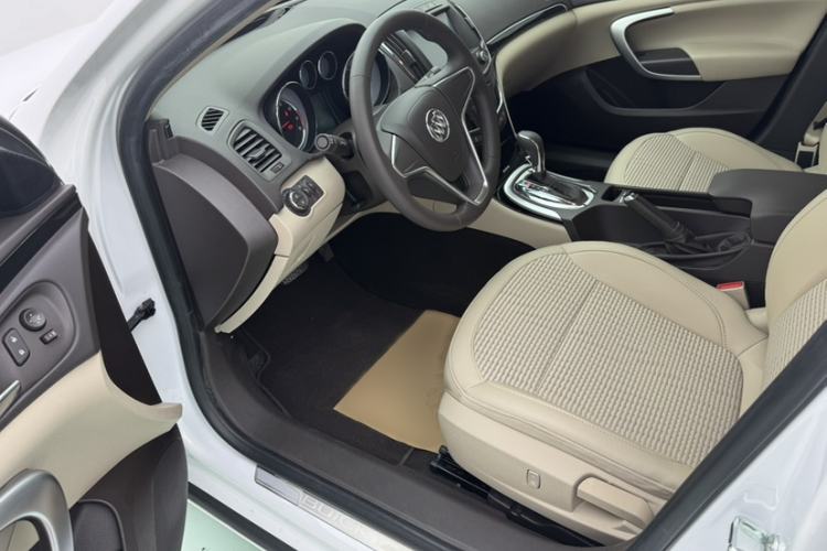 Used Buick Regal 2014 2.0L Leading Fashion Edition Interior 4