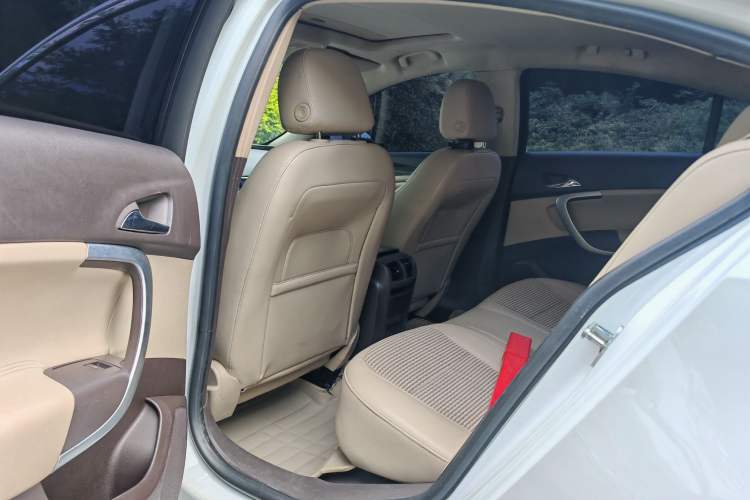 Used Buick Regal 2014 2.0L Leading Fashion Edition Interior 5