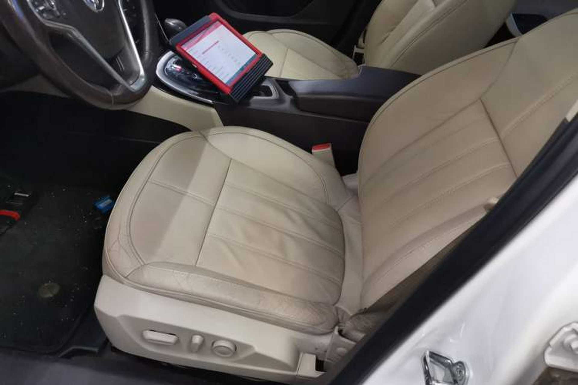 Used Buick Regal 2014 2.0L Elite Fashion Edition Left Front Seat