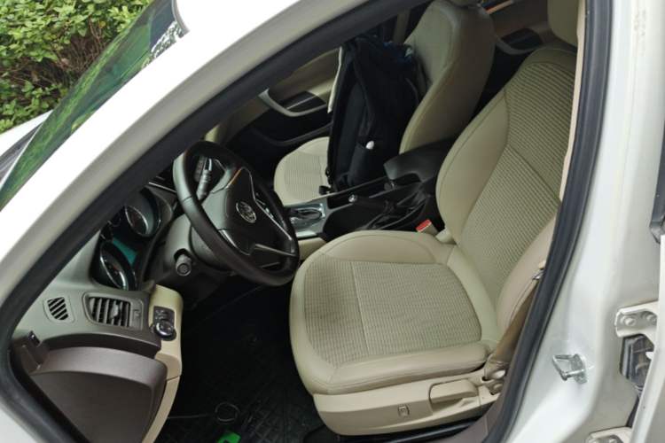 Used Buick Regal 2014 2.0L Leading Fashion Edition Left Front Seat