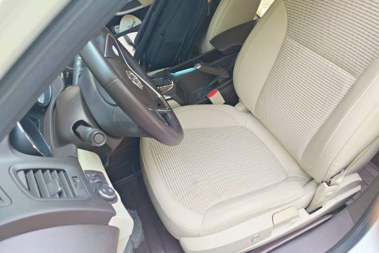 Used Buick Regal 2014 2.0L Leading Fashion Edition Left Front Seat