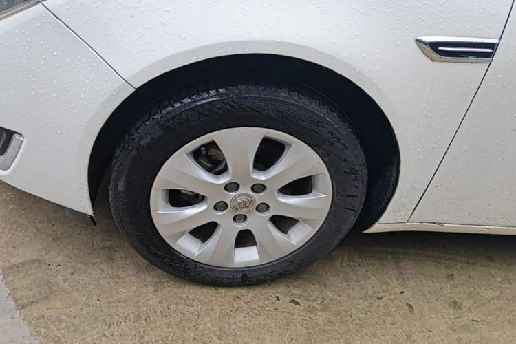 Used Buick Regal 2014 2.0L Leading Fashion Edition Left Front Wheel Hub