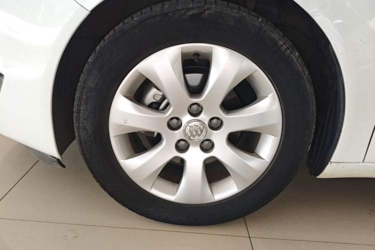Used Buick Regal 2014 2.0L Leading Fashion Edition Left Front Wheel Hub