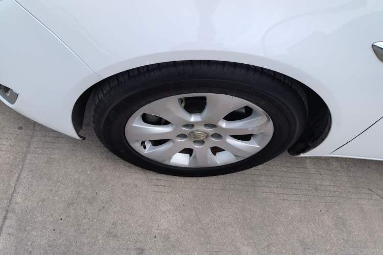 Used Buick Regal 2014 1.6T Fashionable Tech Edition Left Front Wheel Hub