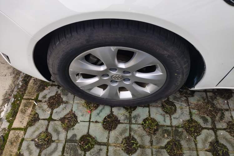 Used Buick Regal 2014 2.0L Leading Fashion Edition Left Front Wheel Hub