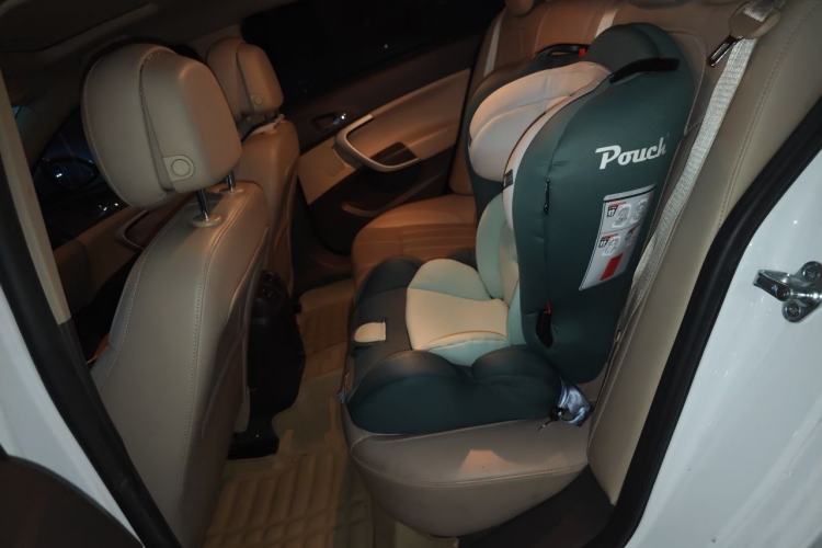 Used Buick Regal 2014 2.0L Elite Fashion Edition Left Rear Seat