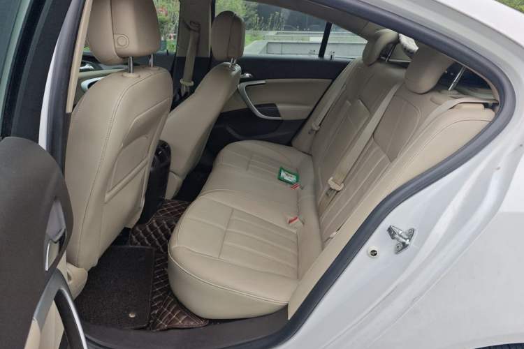 Used Buick Regal 2014 2.0L Elite Fashion Edition Left Rear Seat