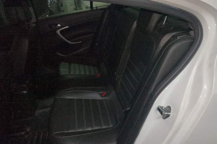 Used Buick Regal 2014 1.6T Fashionable Tech Edition Left Rear Seat